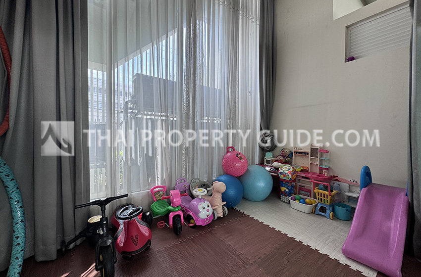 Condominium in Rama 9 